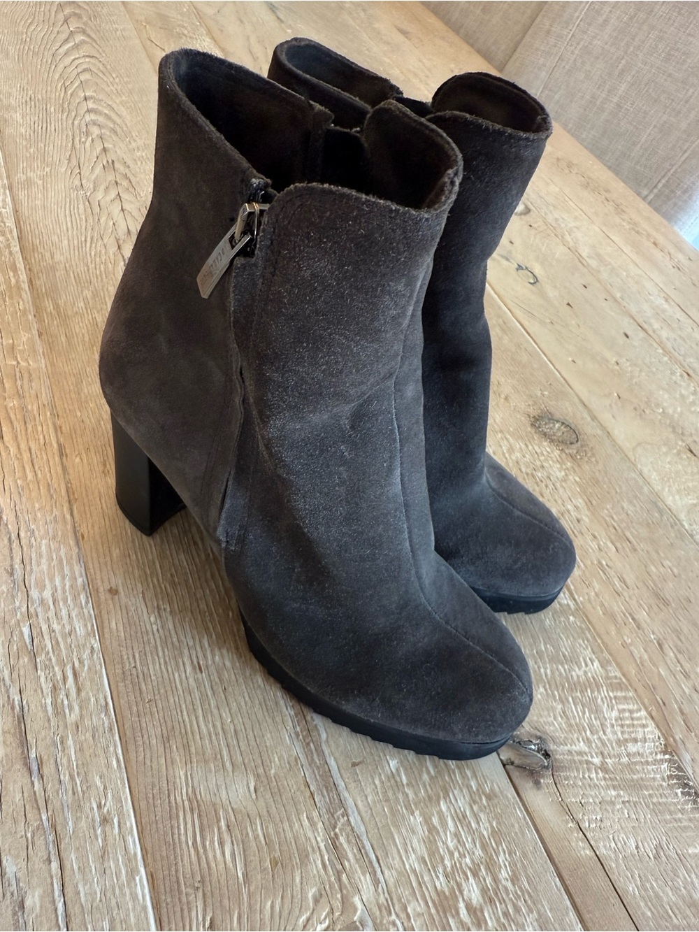 La Canadiene Suede Platform Ankle Boots - Gray 7